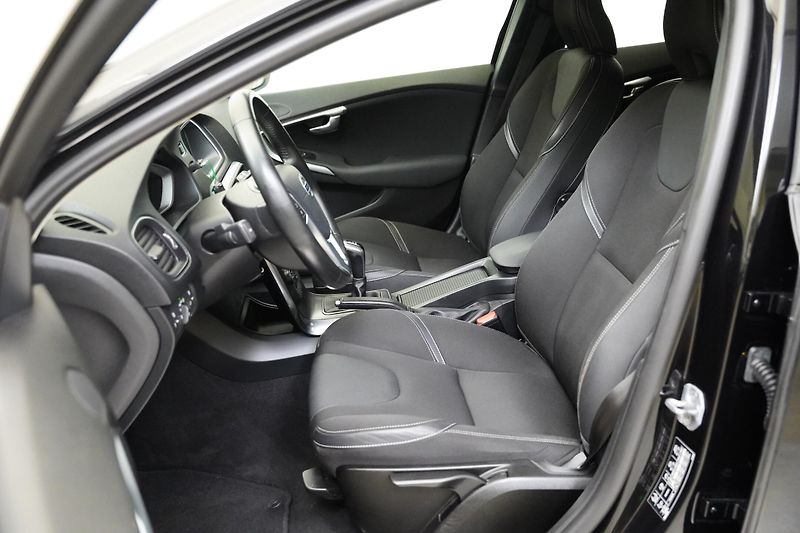 Volvo V40 - fotka 11 z 14