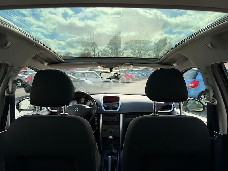Peugeot 207 (2009) SW 1.6HDi 66kW - fotka 23 z 30