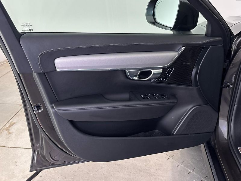 Volvo V90 Cross Country AWD - fotka 13 z 29