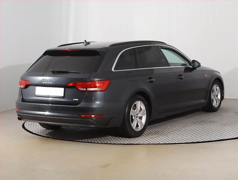 Audi A4 (2016) 2.0 TDI, Kůže, Navi, Bi-Xenony - fotka 5 z 18