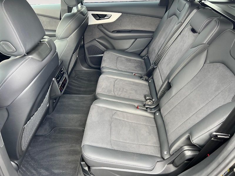 Audi Q7 (2025) S-LINE 50TDI 7MÍST TAŽNÝ DPH  - fotka 13 z 32