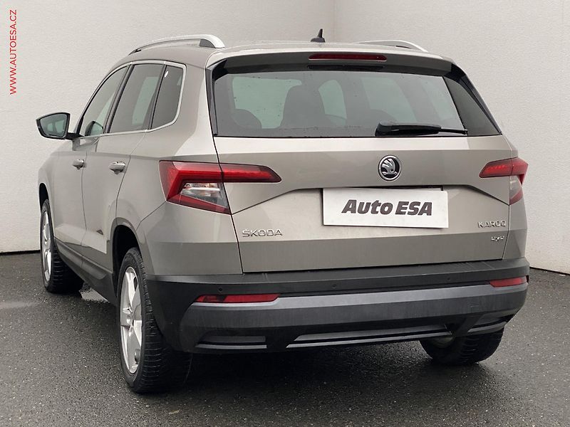Škoda Karoq (2018) 2.0TDi 4x4, DSG, LED, park - fotka 6 z 18