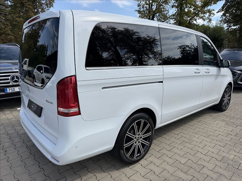 Mercedes-Benz Třídy V 300d L 4MATIC - fotka 5 z 28