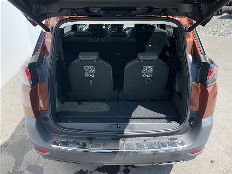 Peugeot 5008 1,5 BlueHDi A8 Allure Pack - fotka 25 z 25