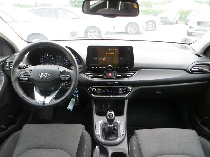 Hyundai i30 1,5 T-GDI mHEV Smart 117 kW - fotka 26 z 26