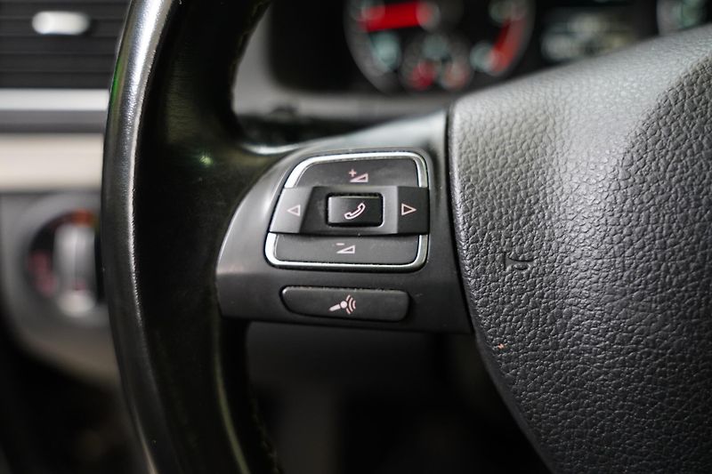 Volkswagen Touran - fotka 16 z 24