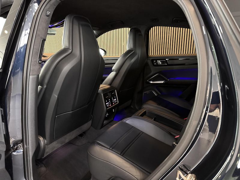 Porsche Cayenne Turbo GT PCCB Burmester Záruka - fotka 13 z 44