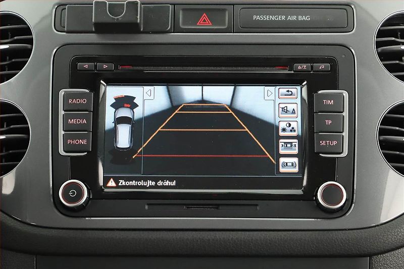 Volkswagen Tiguan (2015) 2.0 TDI, 4X4, Serv.kniha - fotka 13 z 14