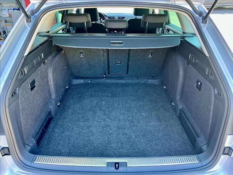Škoda Superb 2,0 TDI DSG VIRTUAL ACC ZÁRUKA - fotka 14 z 48