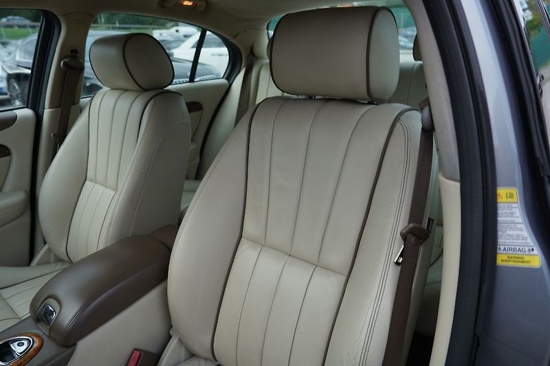 Jaguar S-Type 2.7 D/V6/automat/kůže/šíbr - fotka 22 z 34