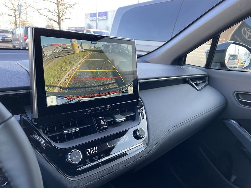 Toyota Corolla Cross 2.0 Hybrid GR Sport - fotka 18 z 30