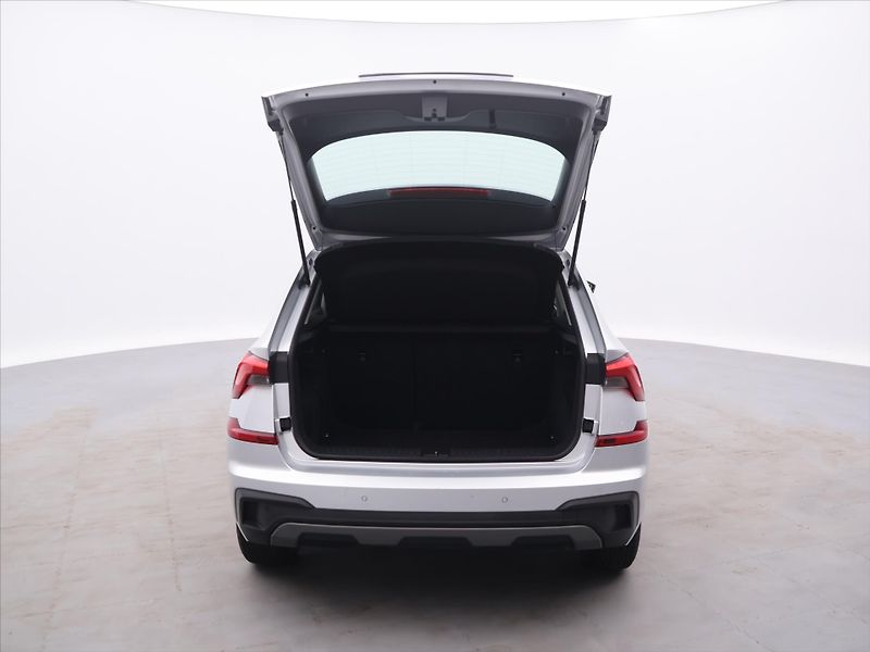 Škoda Kamiq 1,0 TSi 70kW Selection - fotka 9 z 27
