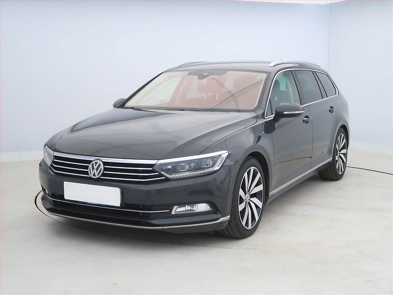 Volkswagen Passat (2015) 2.0 TDI, Automat, Serv.kniha - fotka 2 z 17