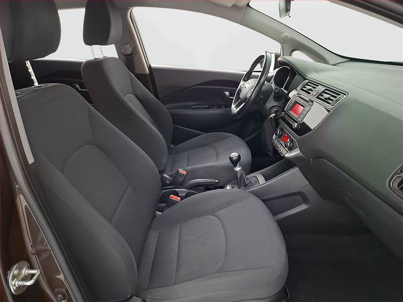Kia Rio (2016) 1.25 CVVT, Tempomat - fotka 9 z 17