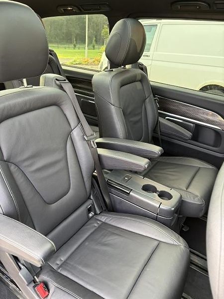 Mercedes-Benz Třídy V (2021) V 300 d 4MATIC AMG Line long - fotka 15 z 27