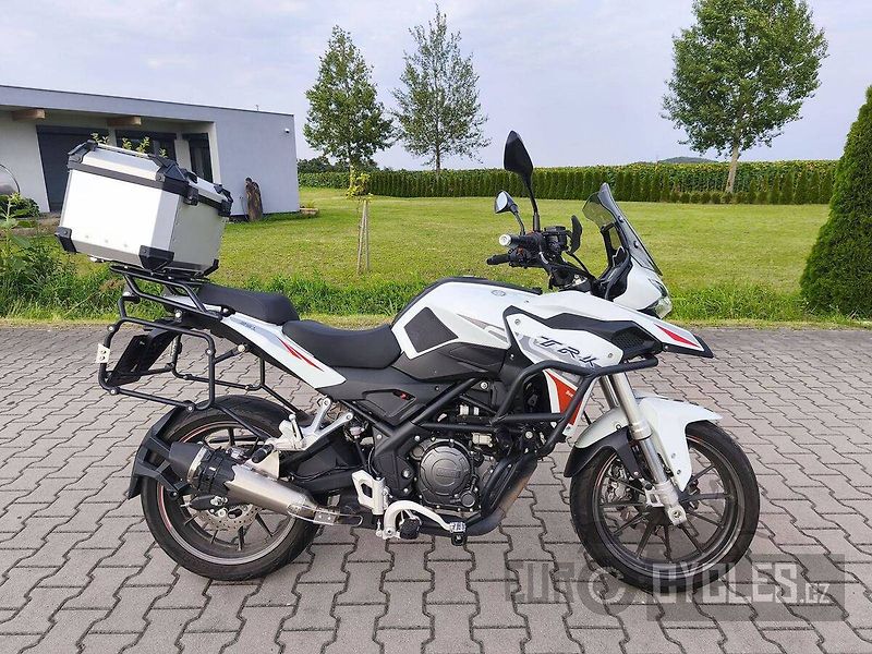 Benelli TRK 251 (2024) - fotka 1 z 11