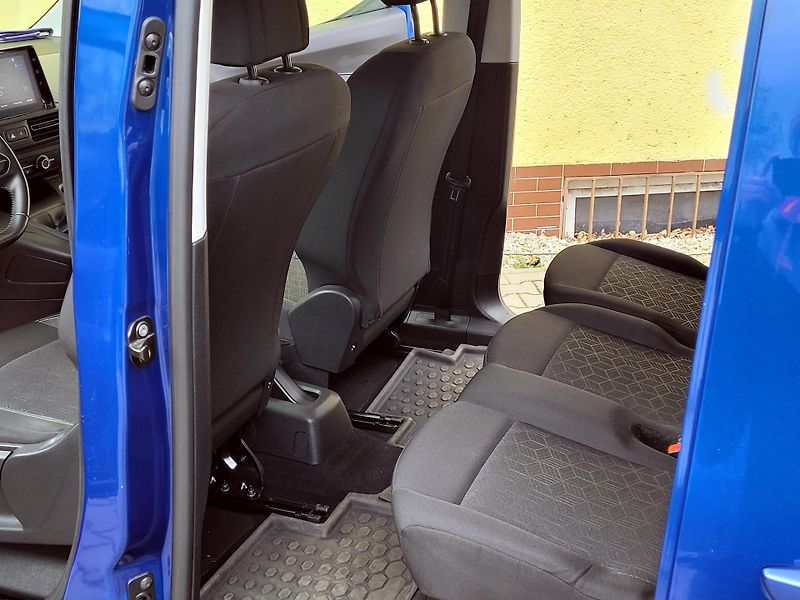 Peugeot Rifter 1,5 B-HDi 96kW,1.majitel,CZ - fotka 15 z 37