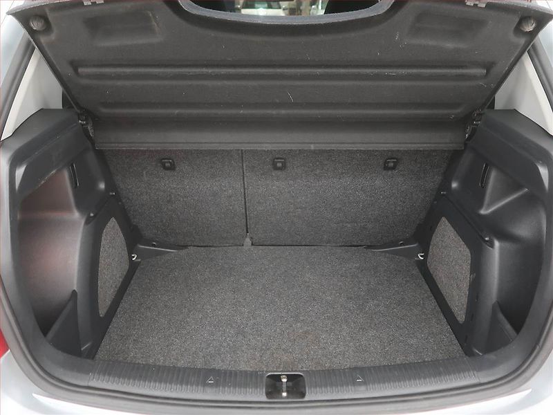 Škoda Fabia (2009) 1.2, Park. senzory - fotka 13 z 17