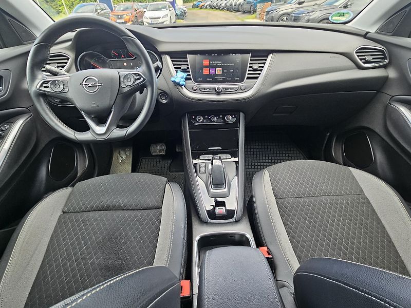 Opel Grandland X (2020) Plug-In Hybrid 200 4x4 EAT8 - fotka 13 z 31