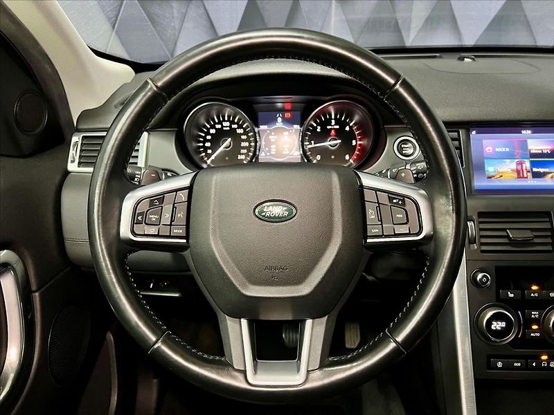 Land Rover Discovery TD4 180k 4WD, KAMERA, NAVI, 7S - fotka 13 z 24