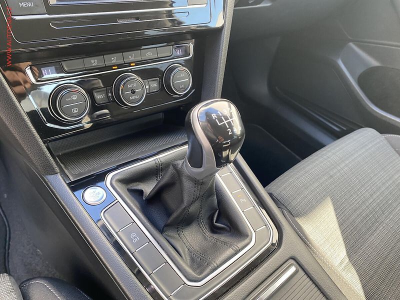 Volkswagen Passat (2019) 1.5 TSi, ČR, Business, LED - fotka 18 z 18