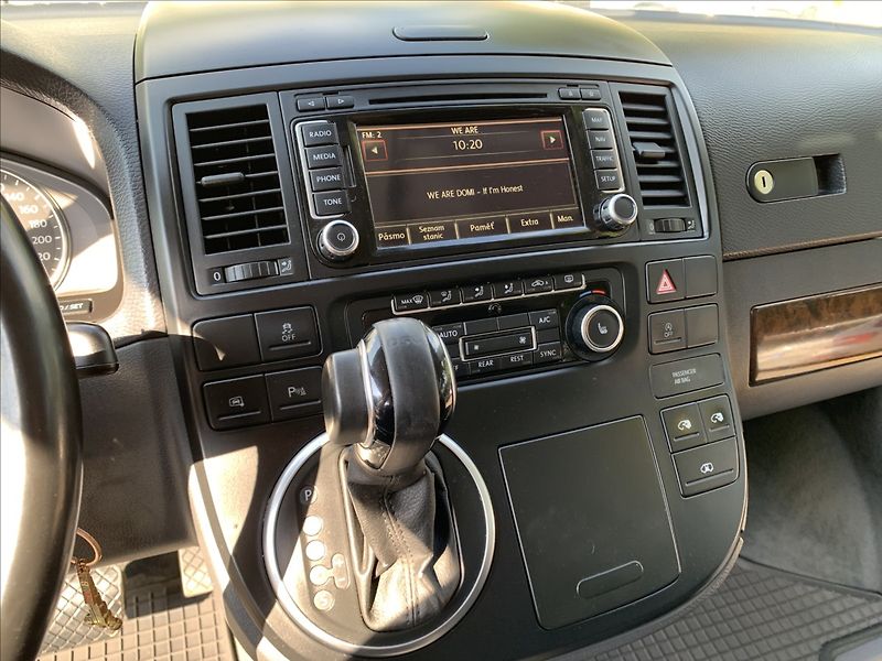 Volkswagen Multivan 2,0 TDI DSG HIGHLINE - fotka 11 z 22