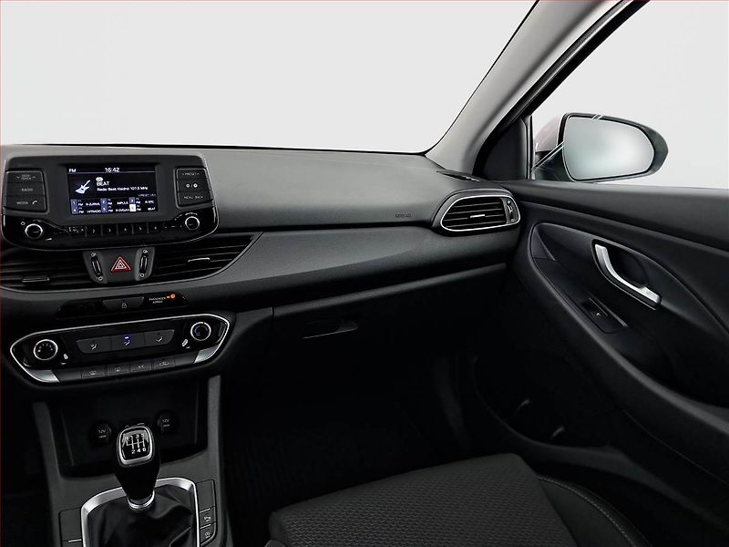 Hyundai i30 (2019) 1.4 T-GDI, Serv.kniha - fotka 8 z 20