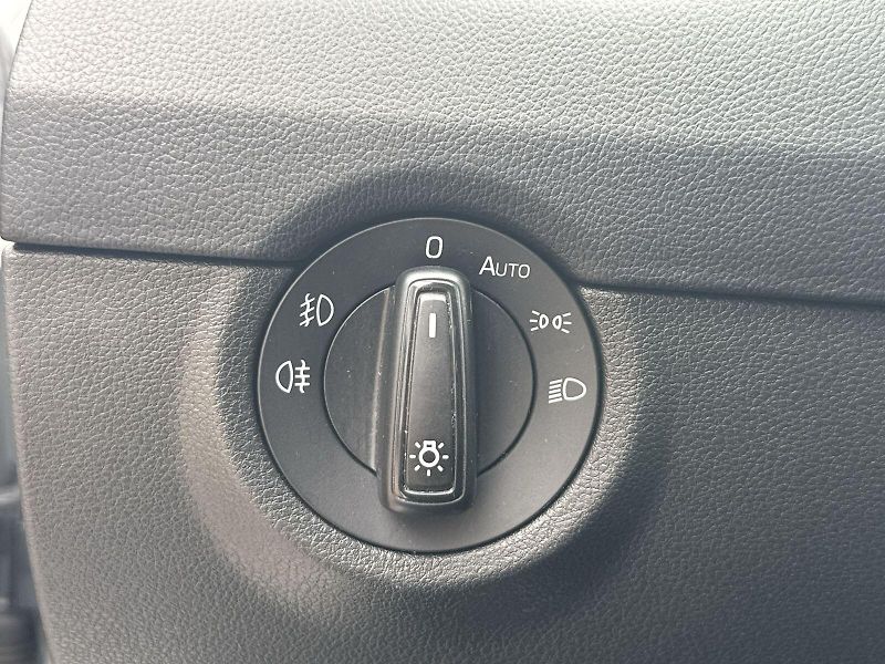 Škoda Octavia (2013) 2.0 TDI CR DPF Elegance - fotka 11 z 29