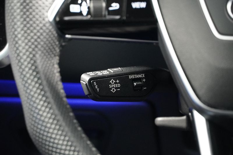 Audi A6 50TDI,S-LINE,ČR,1MAJ,HUD,Tažné - fotka 24 z 37