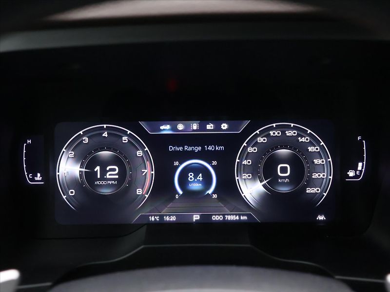 SsangYong Korando 1,5 Turbo e-XGI 120kW Aut. - fotka 20 z 39