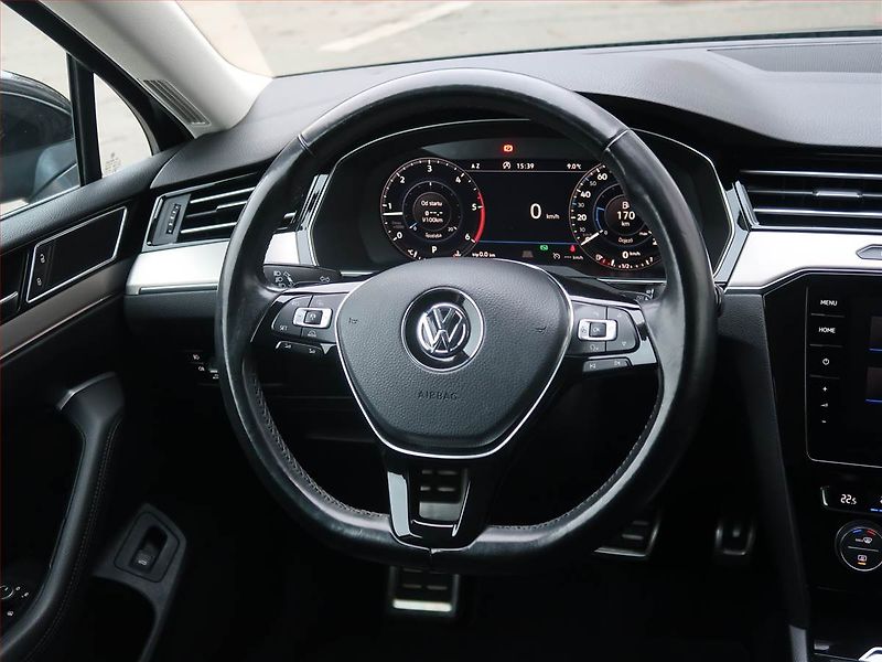 Volkswagen Passat (2018) 2.0 TDI, 4X4, Automat, Kůže - fotka 16 z 28
