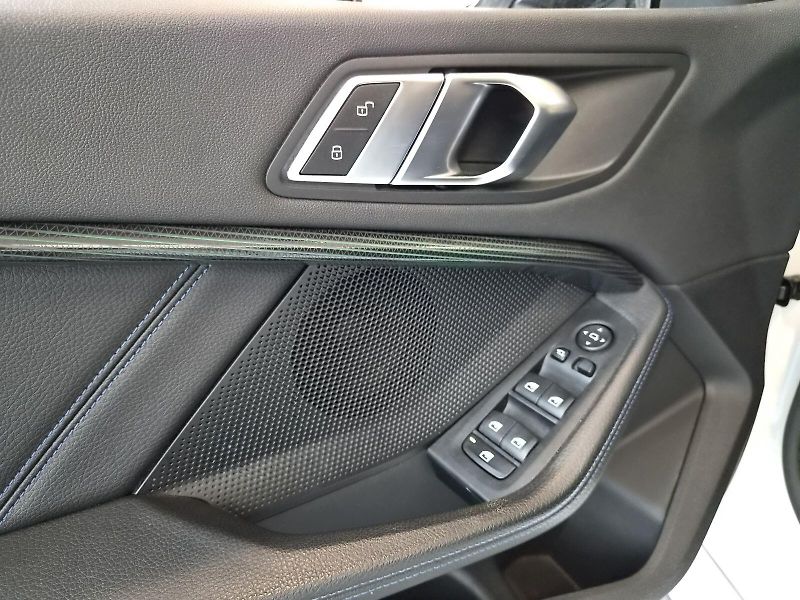 BMW Řada 2 M235i xDrive Gran Coupé - fotka 11 z 25