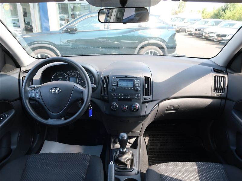 Hyundai i30 1,4 CVVT,80kW,1majČR,Klima - fotka 16 z 22