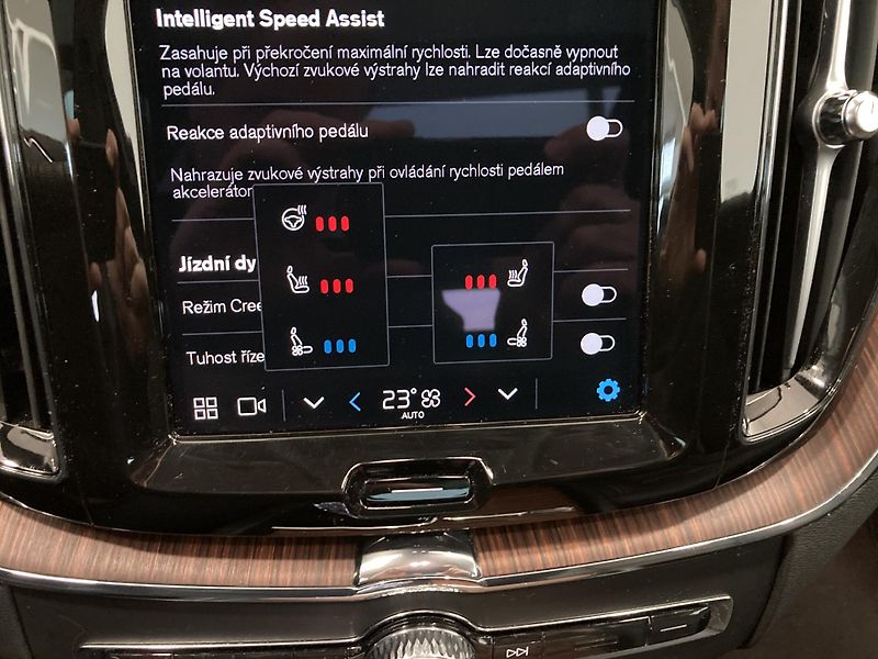 Volvo XC60 T6 eAWD Recharge Ultra Dark  - fotka 26 z 36