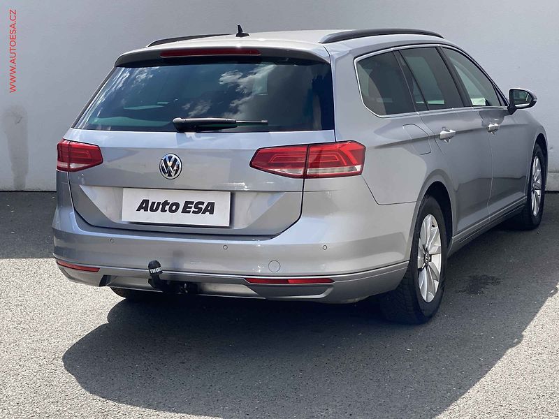 Volkswagen Passat (2018) 1.4TSi, Comfortline, navi - fotka 4 z 18