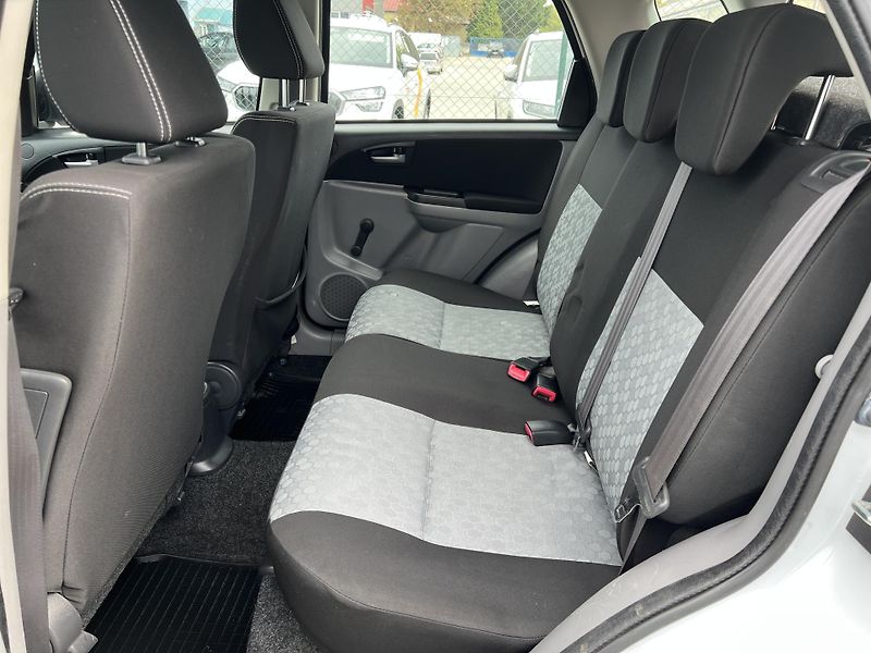 Suzuki SX4 1.6i16v LPG 4x4 TAŽNÉ PŮVOD ČR - fotka 21 z 36