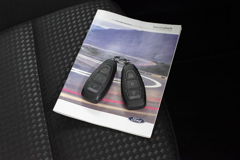 Ford Focus 1.0 EB 92kW ST-LINE*KAMERA*DPH - fotka 36 z 40