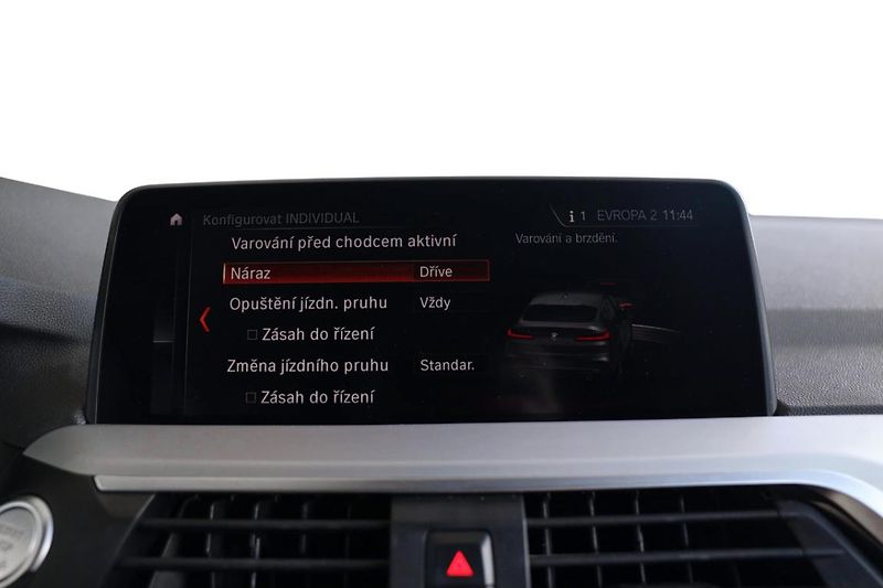 BMW X4 xDrive30d - fotka 18 z 31