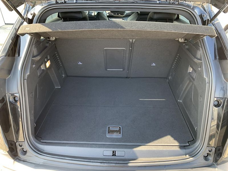 Peugeot 3008 ALLURE PACK 1.6 PHEV 165kW AT8 - fotka 5 z 29