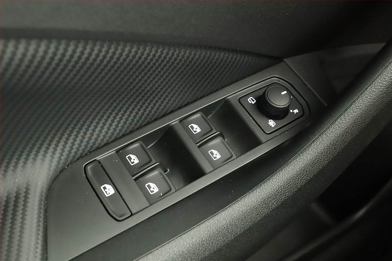 Škoda Scala (2025) 1.5 TSI, MONTE CARLO, AUTOMAT - fotka 10 z 19