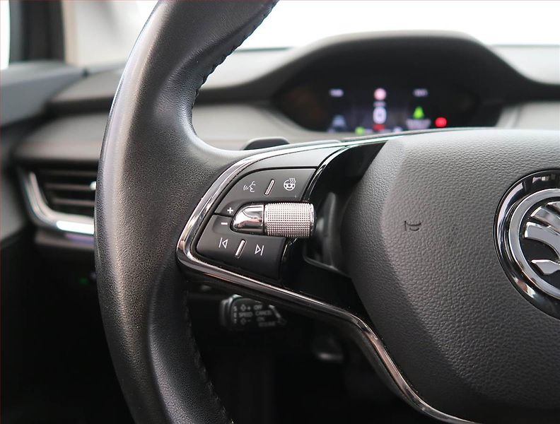 Škoda Enyaq (2022) iV 80 (82 kWh), SoH 96% - fotka 16 z 27