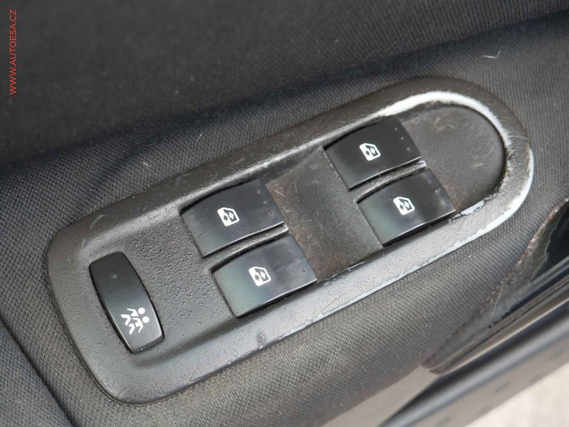 Renault Mégane (2003) 1.6 i, Panorama - fotka 15 z 16