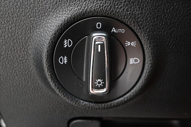 Škoda Superb 2,0 TDI 110 kW 4x4 Style Panor - fotka 26 z 32