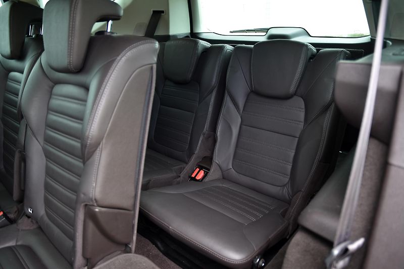 Renault Espace 1.6 dCi 160 A/T ENERGY INTENS - fotka 39 z 50