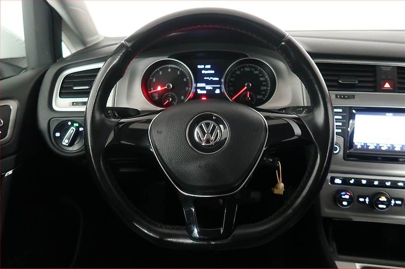 Volkswagen Golf (2014) 1.2 TSI, Navi, Park. senzory - fotka 16 z 17