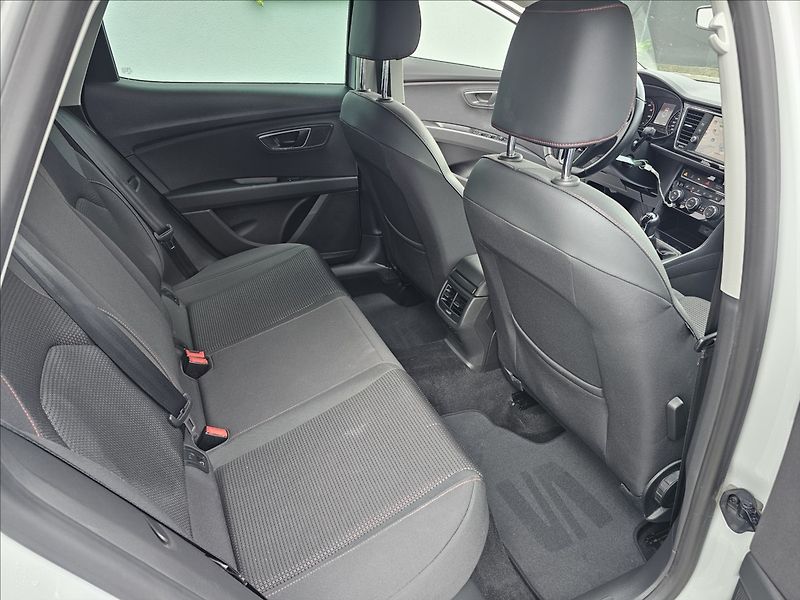 Seat Leon 1,4TSi 110KW FR led NAVI - fotka 35 z 44