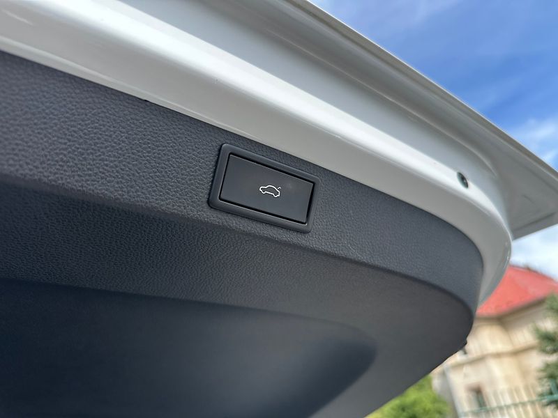 Škoda Karoq (2022) 2,0TDI 4x4 DSG Style - fotka 14 z 31