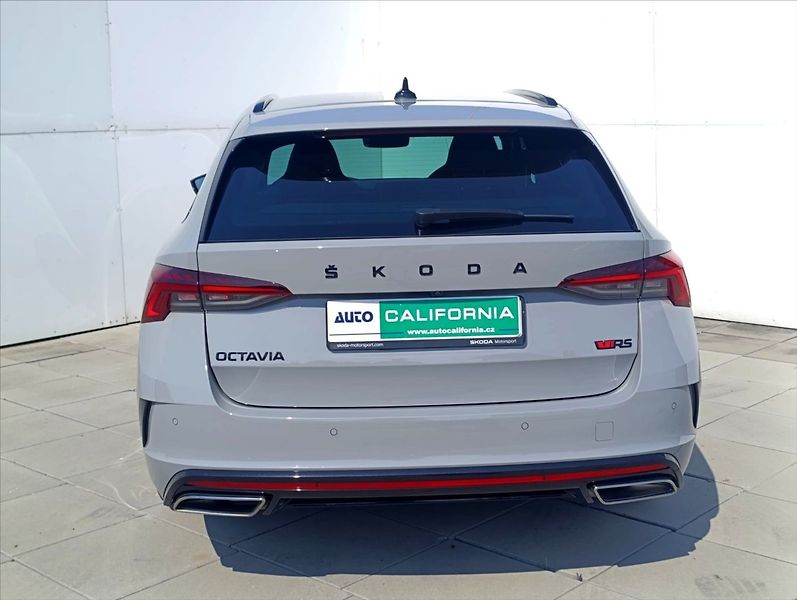 Škoda Octavia 2,0 TDi RS DSG Kamera 1maj. ČR - fotka 8 z 40