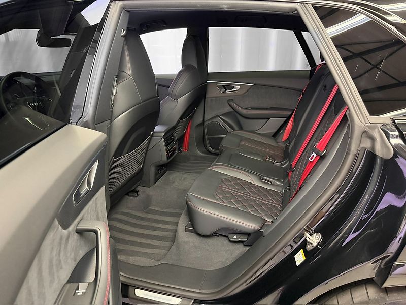 Audi SQ8 QUATTRO, B&O, VIRTUAL, WEBASTO - fotka 11 z 34
