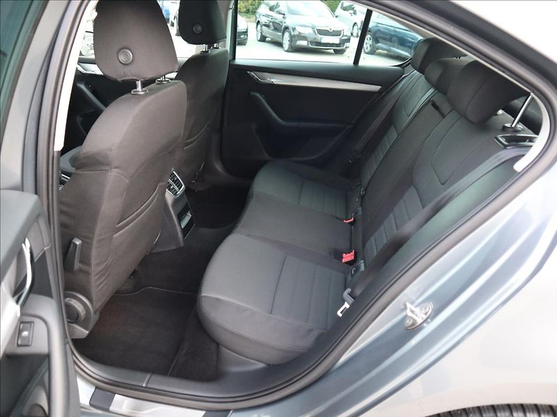 Škoda Octavia 1,4   TSi, DigiKlima, ParkPilo - fotka 23 z 31